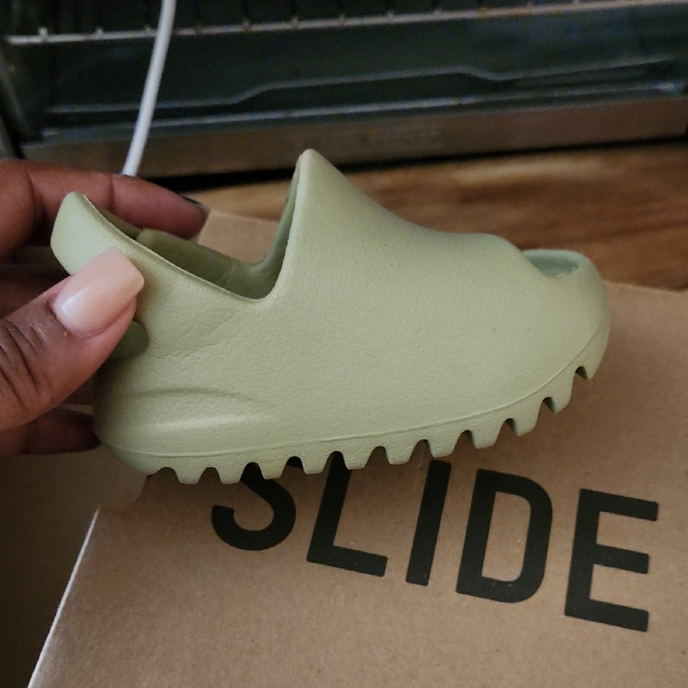 Adidas Yeezy Slide Infant - Resin Green - Picture 2 of 6